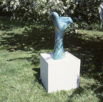 H. 52 cm. (Water container in stoneware 31 x 42 x 42 cm)