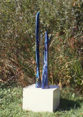 H. 103 cm. ( Water container in stoneware 31 x 42 x 42 cm)